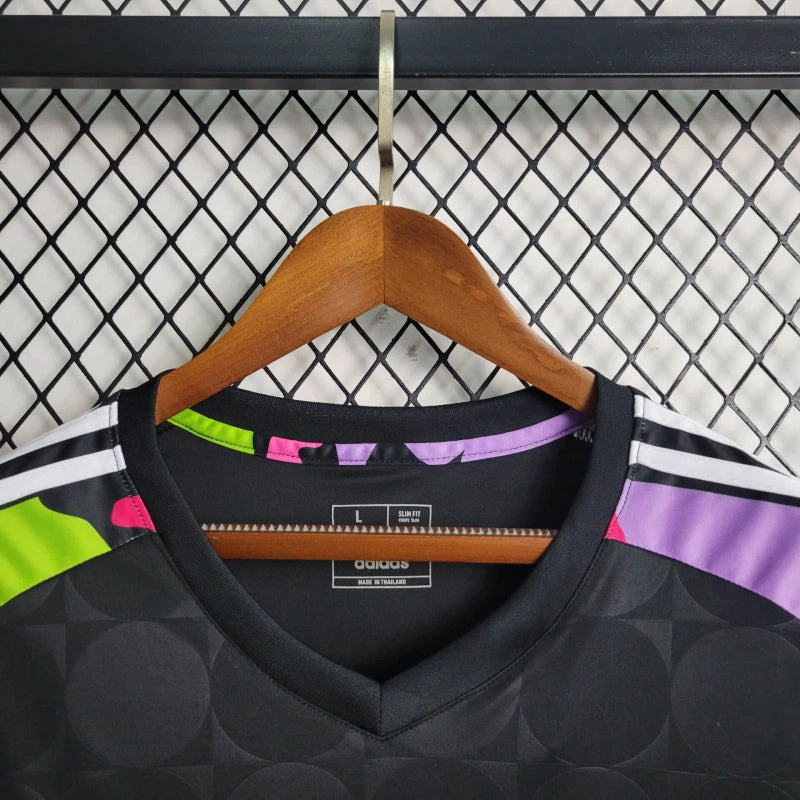 Maillot Real Madrid 2024 Édition « Love Unites »