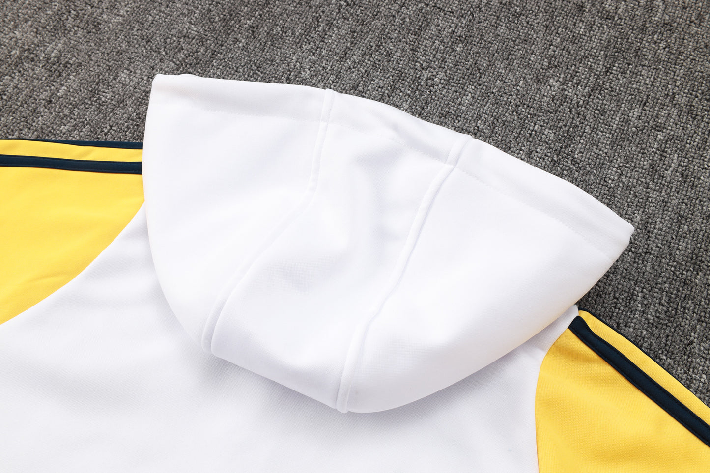 Real Madrid 23/24 - Survêtement à capuche Blanc/Jaune concept